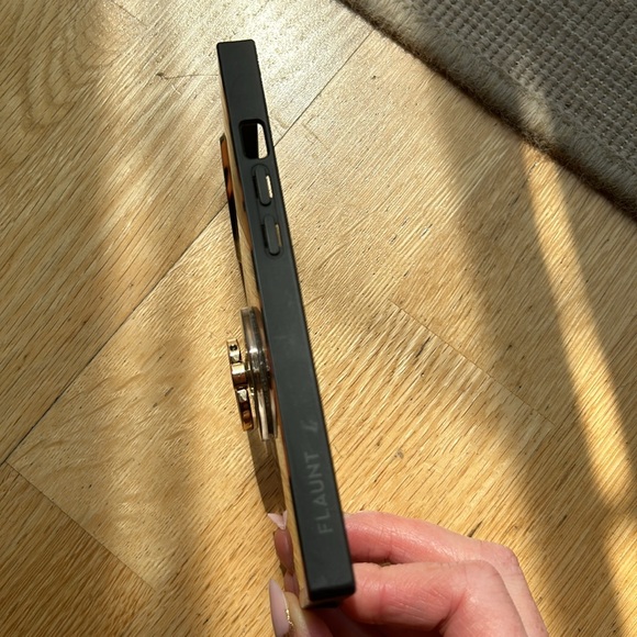 IPHONE CASE 14 and PHONE GRIP - Picture 6 of 7